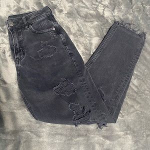 AE Mom Jean Black Distressed 0